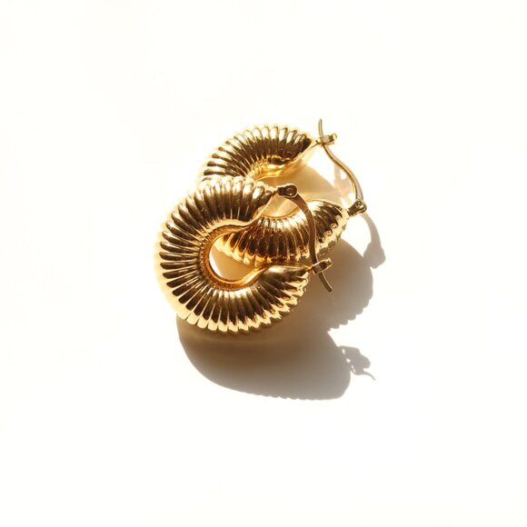 14K Gold Filled Chunky Hoop Earrings - Picture 5 of 5